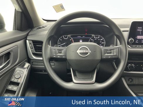 Used 2025 Nissan Rogue S image 21