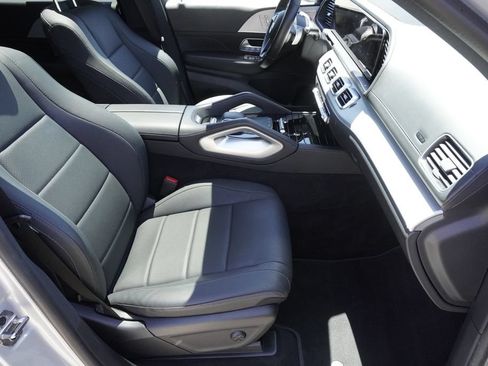Used 2025 Mercedes-Benz GLS 450 4MATIC image 23