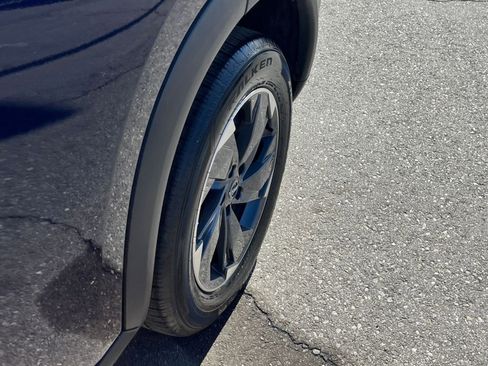 Used 2025 Nissan Rogue SV image 32