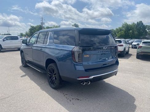 New 2025 Chevrolet Suburban Premier image 4