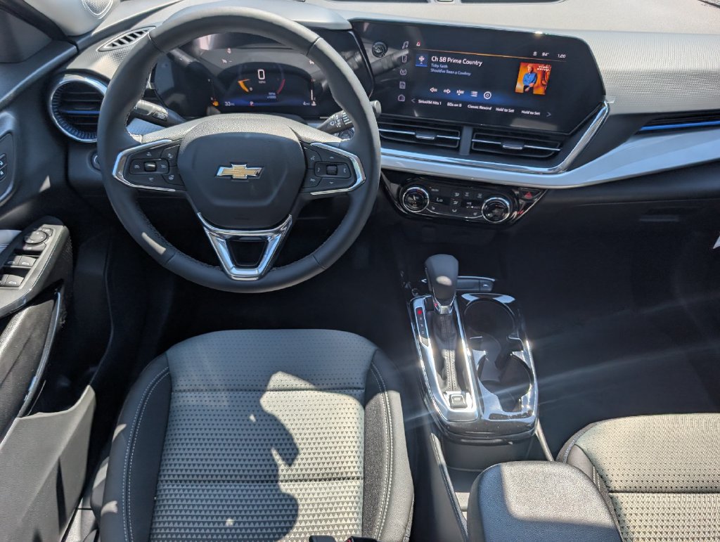 New 2026 Chevrolet Trax LT w/ LT Convenience Package FWD image 28