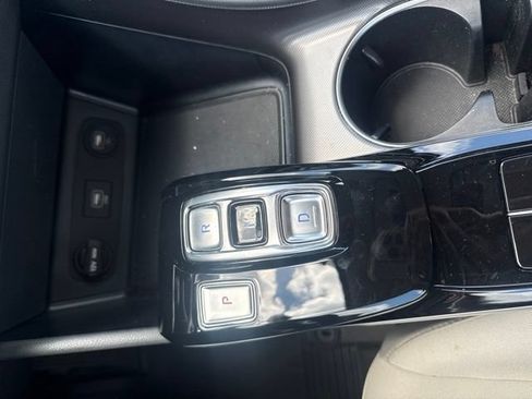 Used 2023 Hyundai Sonata SEL w/ Preferred Accessory Package FWD image 18