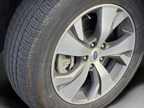 Used 2024 Subaru Ascent Premium w/ Convenience Package image 32