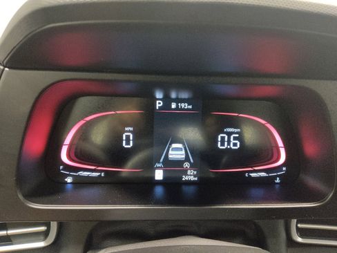 Used 2025 Hyundai Elantra SE FWD image 23