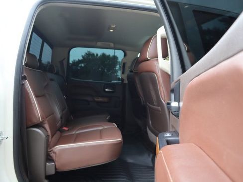 Used 2014 Chevrolet Silverado 1500 High Country w/ High Country Premium Package AWD/4WD image 19