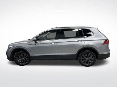 Used 2024 Volkswagen Tiguan SE image 11