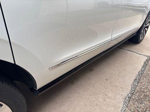 Used 2022 Lincoln Navigator L Reserve AWD/4WD image 11