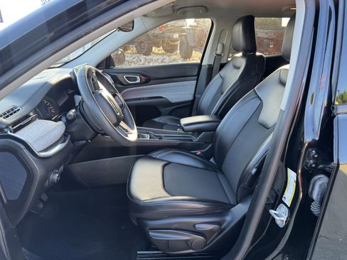 Used 2022 Jeep Compass Latitude image 14