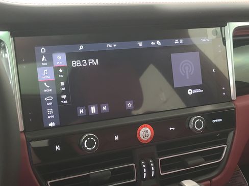 New 2026 Porsche Macan S image 21