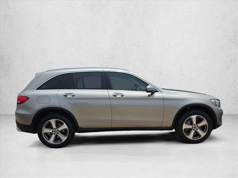 Used 2019 Mercedes-Benz GLC 300 image 4