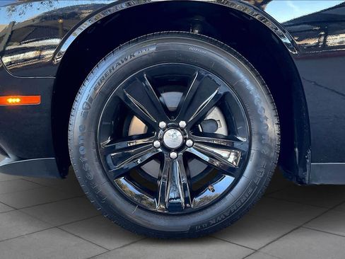 Used 2023 Dodge Challenger SXT image 8