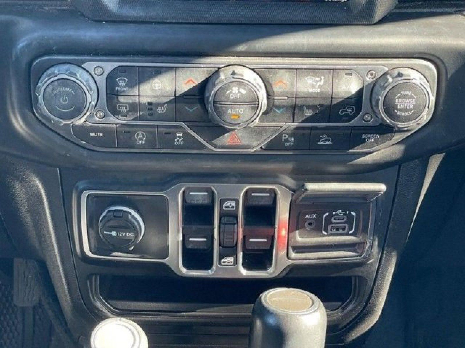 Used 2021 Jeep Gladiator Overland AWD/4WD image 27