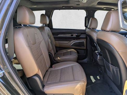 Used 2020 Kia Telluride SX w/ SX Prestige Package image 21