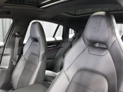Certified 2025 Porsche Panamera 4 image 5