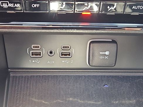 Used 2023 Jeep Grand Cherokee Altitude AWD/4WD image 18