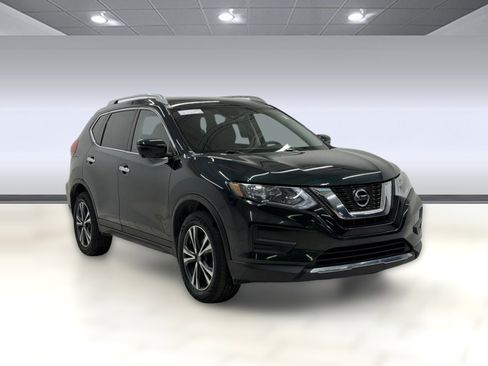 Used 2019 Nissan Rogue SV w/ Premium Package AWD/4WD image 6