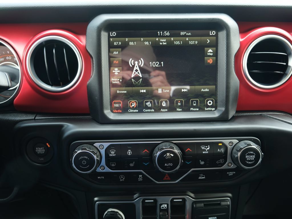 Used 2023 Jeep Gladiator Rubicon w/ Cold Weather Group AWD/4WD image 18