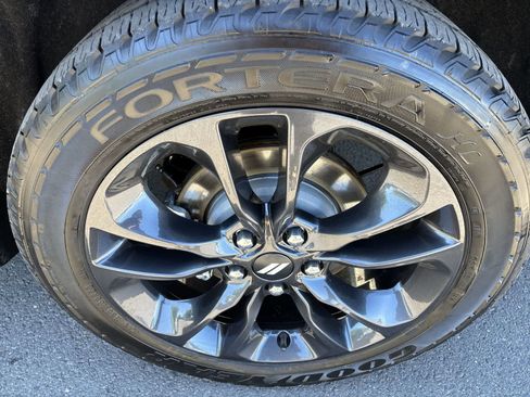 Used 2025 Dodge Durango GT AWD/4WD image 4