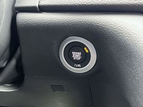 New 2026 Chrysler Pacifica Select image 24