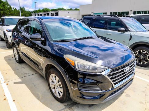 Used 2019 Hyundai Tucson SE FWD image 2