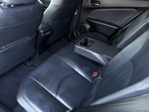 Used 2022 Toyota Prius FWD image 12