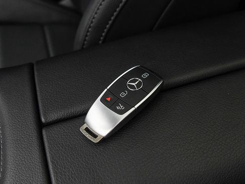 Used 2025 Mercedes-Benz GLS 450 4MATIC image 22