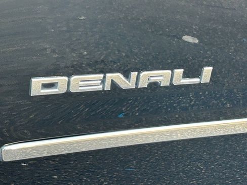Used 2017 GMC Yukon Denali RWD image 15
