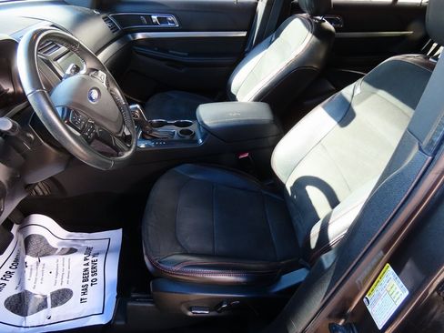 Used 2018 Ford Explorer XLT w/ Equipment Group 202A image 41