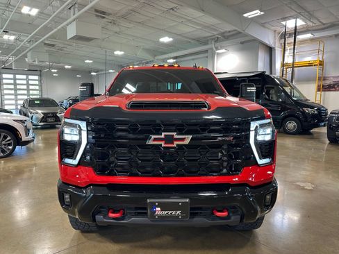 Used 2024 Chevrolet Silverado 2500 ZR2 w/ Snow Plow Prep/Camper Package AWD/4WD image 2
