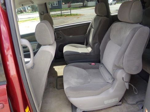 Used 2007 Toyota Sienna CE FWD image 6