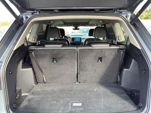 Certified 2025 Volkswagen Atlas SE w/ Panoramic Sunroof Package image 12