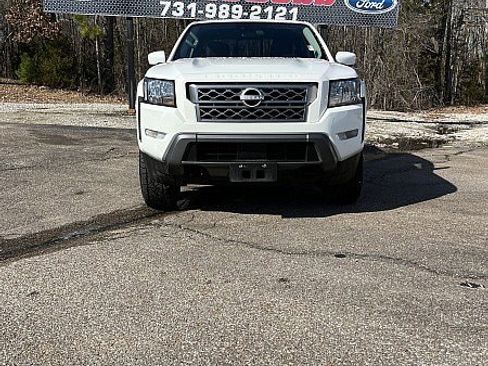 Used 2023 Nissan Frontier SV w/ SV Convenience Package image 2