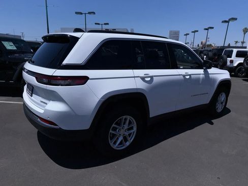 Used 2025 Jeep Grand Cherokee Laredo X RWD image 14