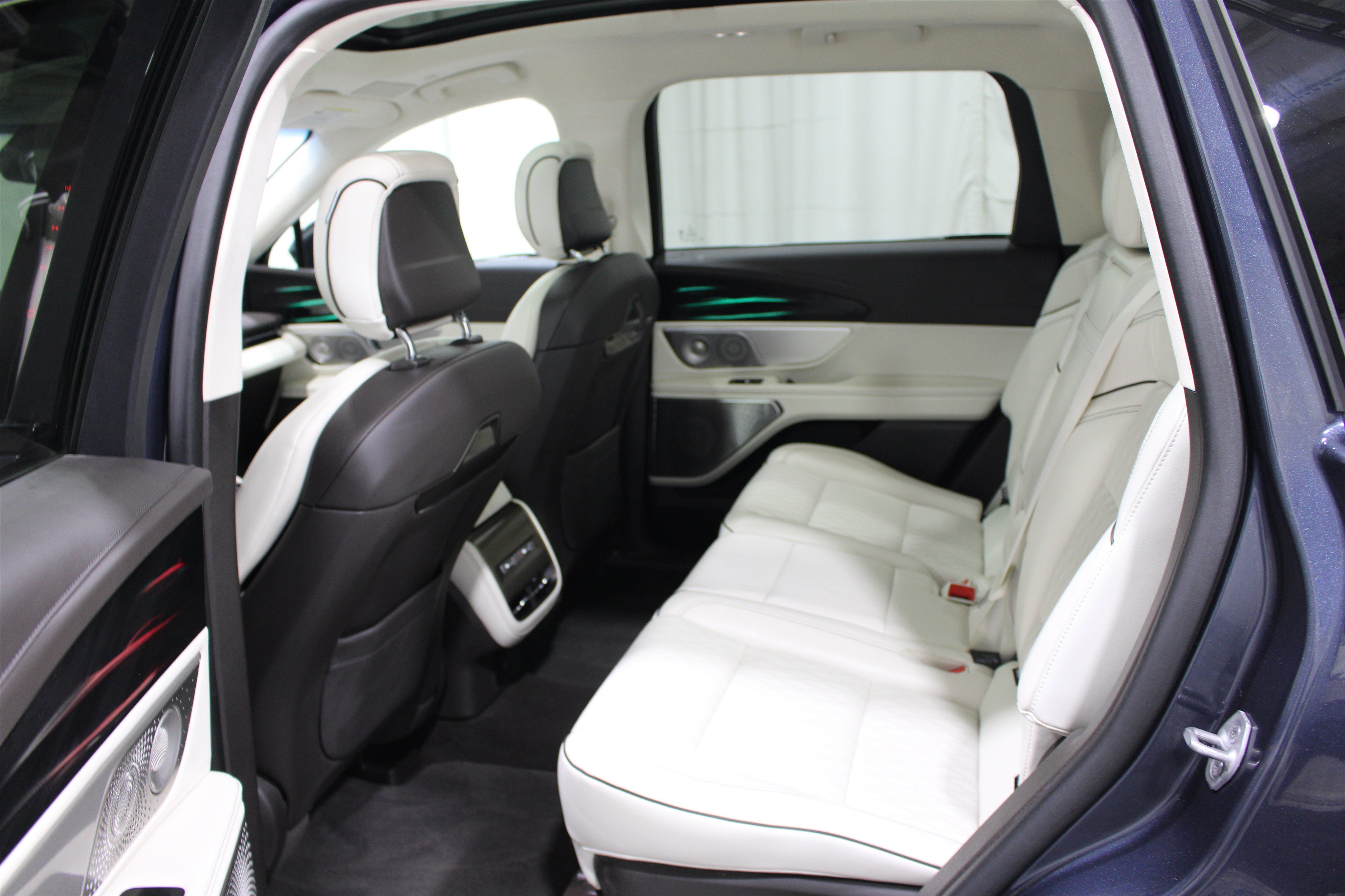 Used 2024 Lincoln Nautilus Black Label AWD/4WD image 23