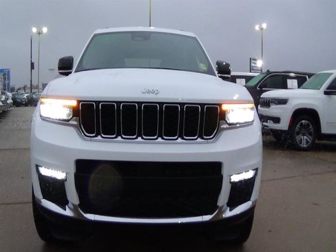Certified 2024 Jeep Grand Cherokee L Limited image 3