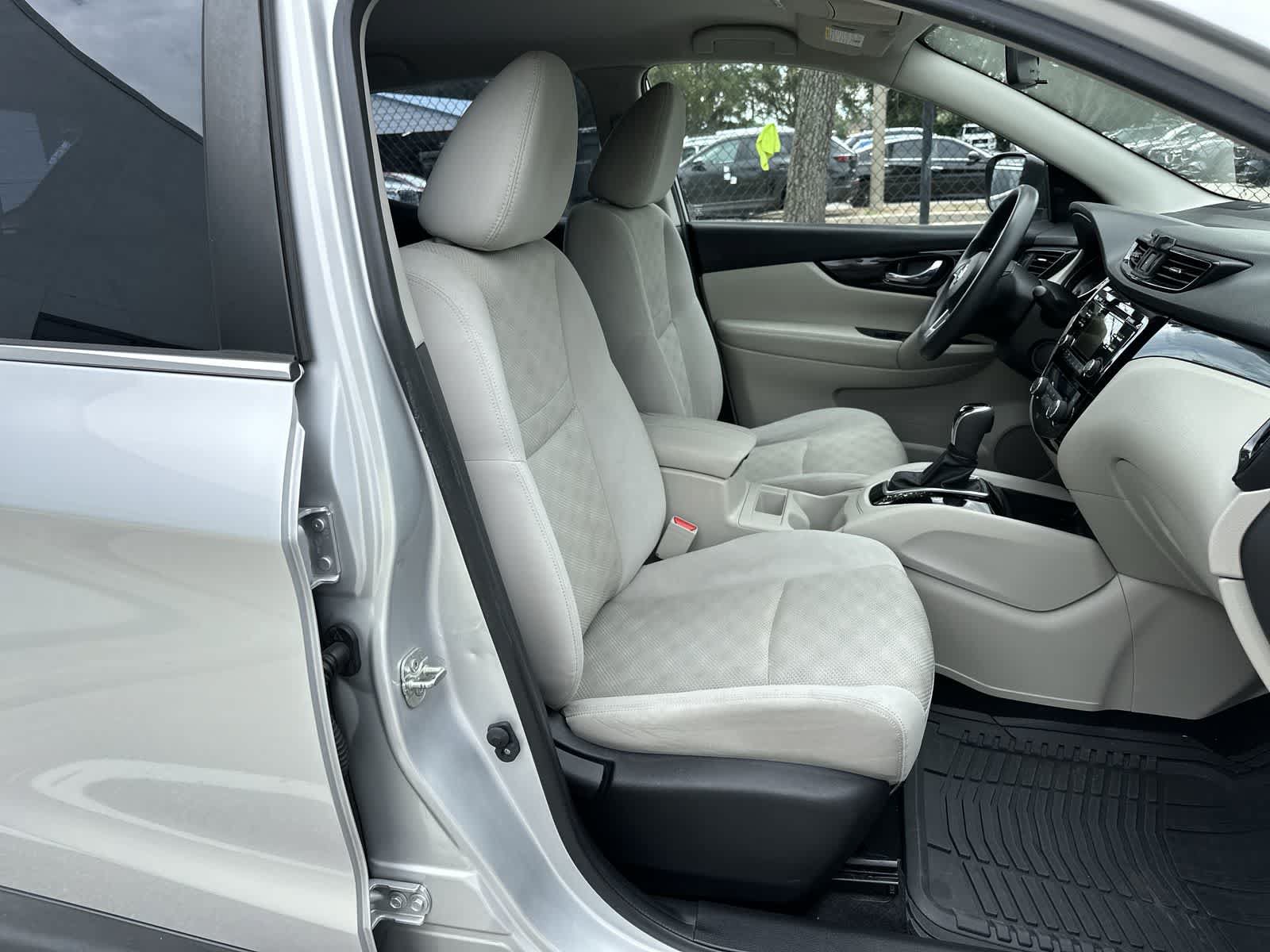 Used 2018 Nissan Rogue Sport SV FWD image 9