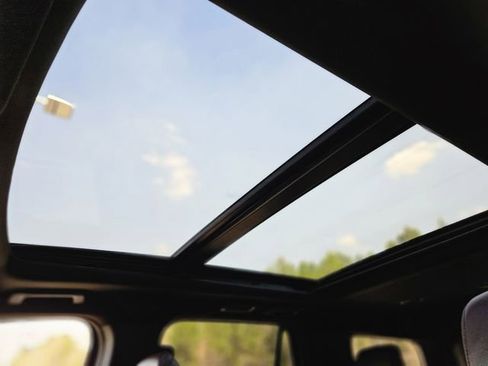 Used 2024 Ford Expedition Limited image 27