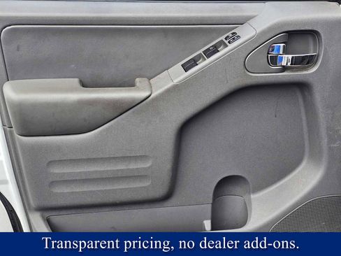 Used 2015 Nissan Frontier SL w/ Moonroof Package image 14