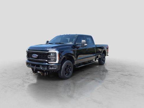 Used 2023 Ford F350 XLT w/ XLT Premium Package AWD/4WD image 4