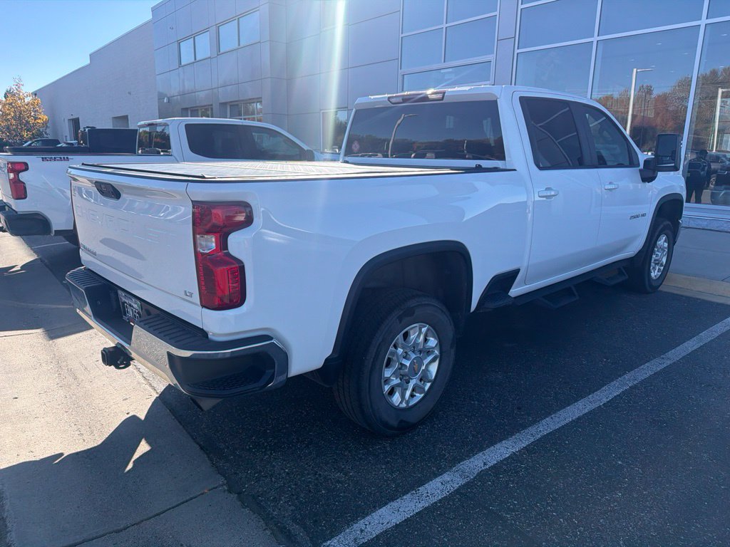Used 2024 Chevrolet Silverado 2500 LT AWD/4WD image 3