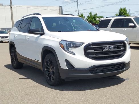 Used 2021 GMC Terrain SLE w/ Driver Convenience Package AWD/4WD image 4