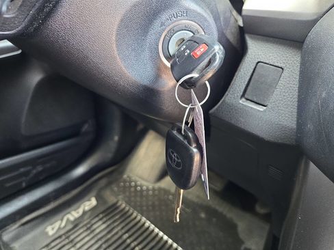 Used 2016 Toyota RAV4 LE AWD/4WD image 25