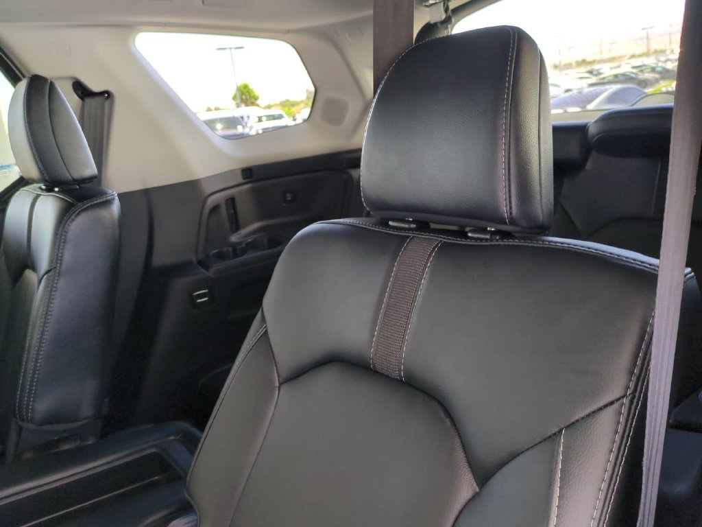Used 2025 Honda Pilot Touring image 35