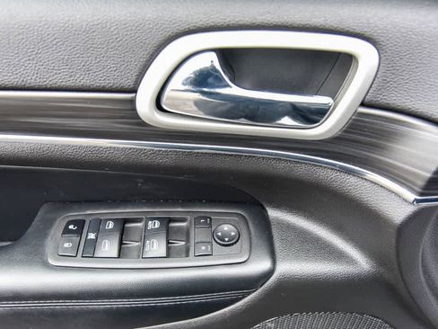 Certified 2022 Jeep Grand Cherokee Limited w/ Trailer Tow Group IV image 15