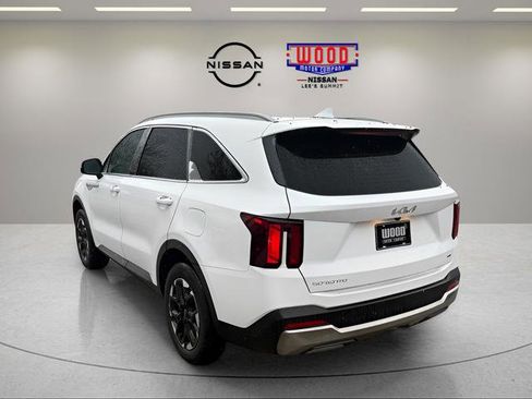 Used 2025 Kia Sorento S w/ Panoramic Sunroof Package image 4