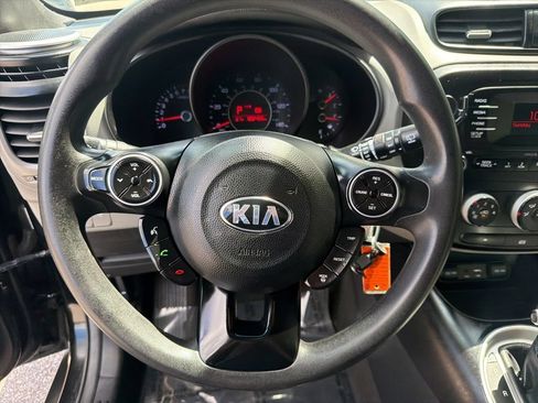 Used 2016 Kia Soul FWD image 14