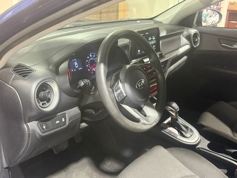 Used 2019 Kia Forte LXS image 9