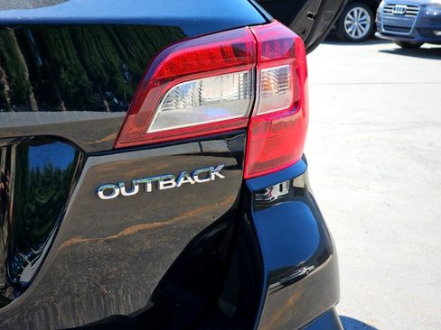 Used 2018 Subaru Outback 2.5i image 11