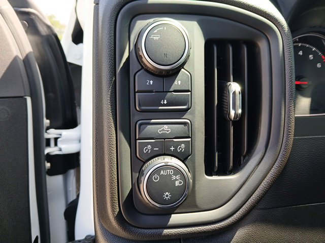 Certified 2022 Chevrolet Silverado 2500 Custom w/ Custom Convenience Package AWD/4WD image 14