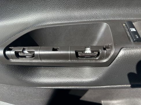 Used 2016 Ford Escape SE w/ Equipment Group 201A image 9